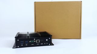 Intel Core i5 8279U Processor Soft Router 6 LAN 1 RS232 COM 1 RJ45 COM